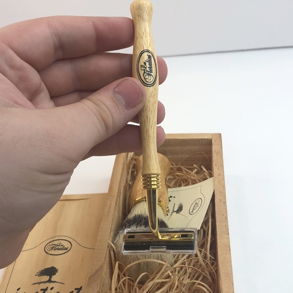 NWT Mens Shaving Brush and Razor Gift Set Box - Picture 5 of 8